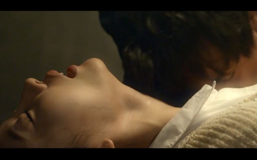 美女昏迷后被医生羞辱整天练习刀法变成超级女杀手