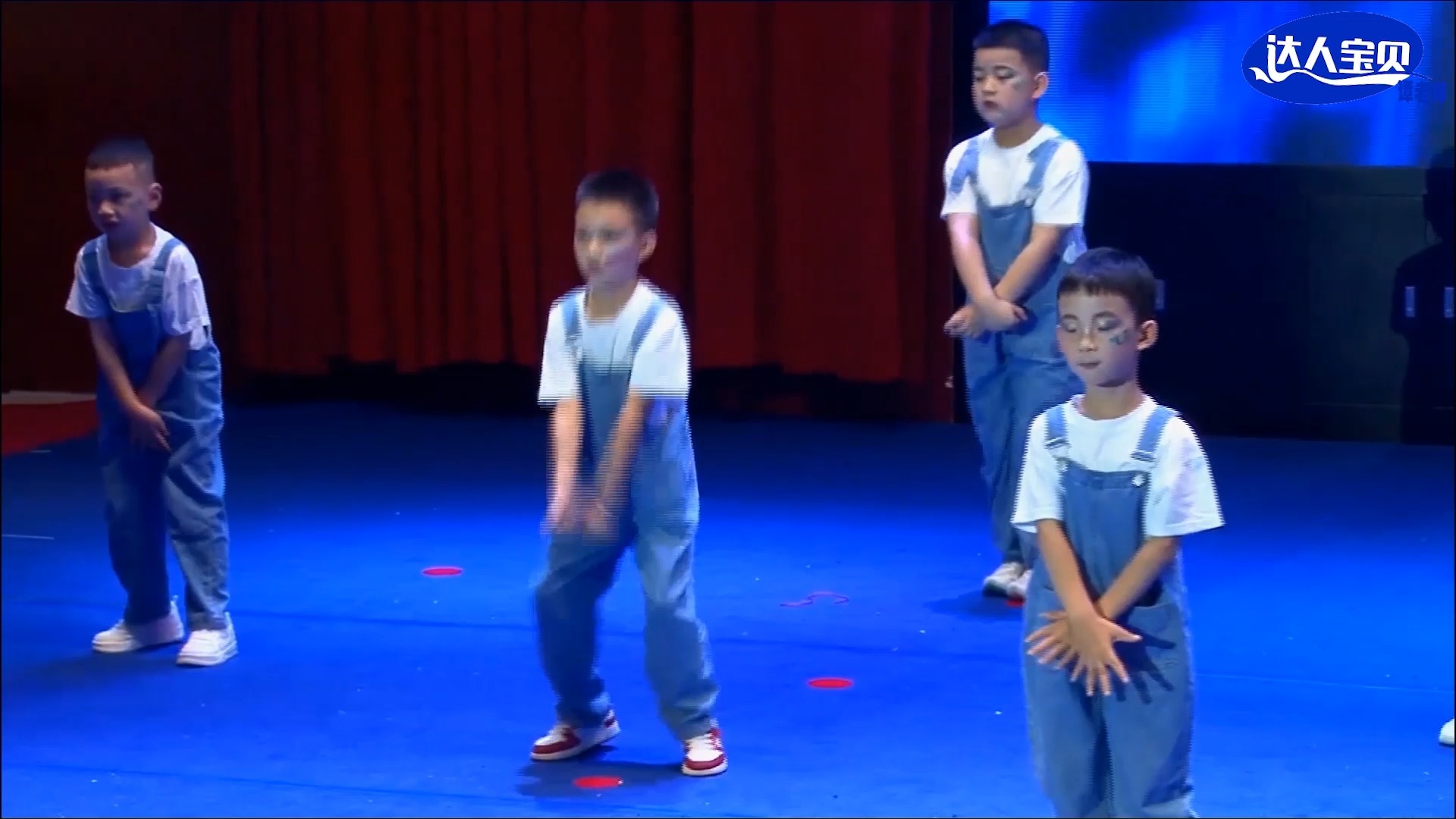幼儿园舞蹈《向前走》动感有节奏，队形变换自然