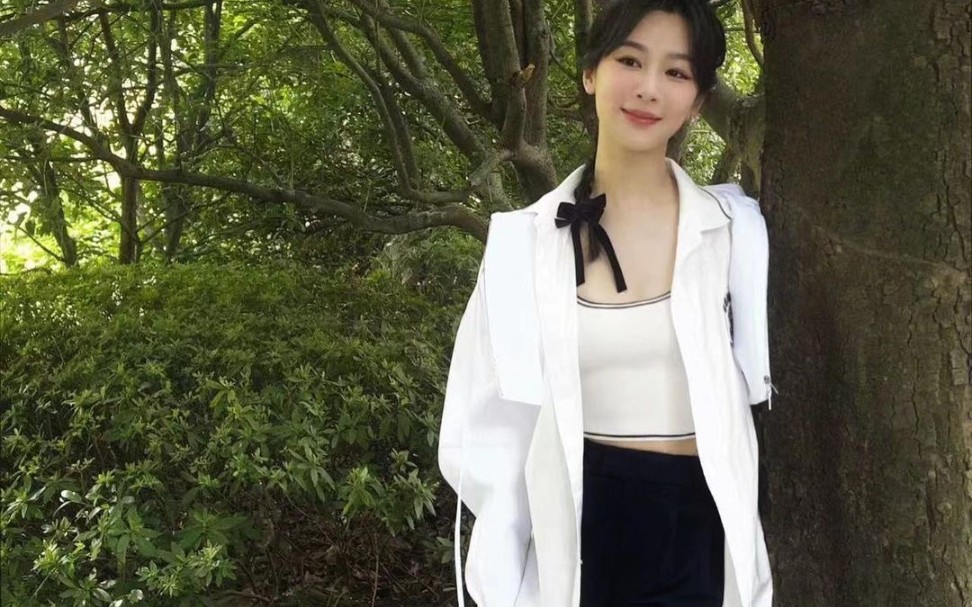 杨紫ins更新美照,日常随拍