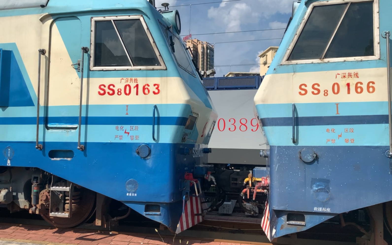 [中国铁路]k326到达机0163进衡阳机务段连挂0166