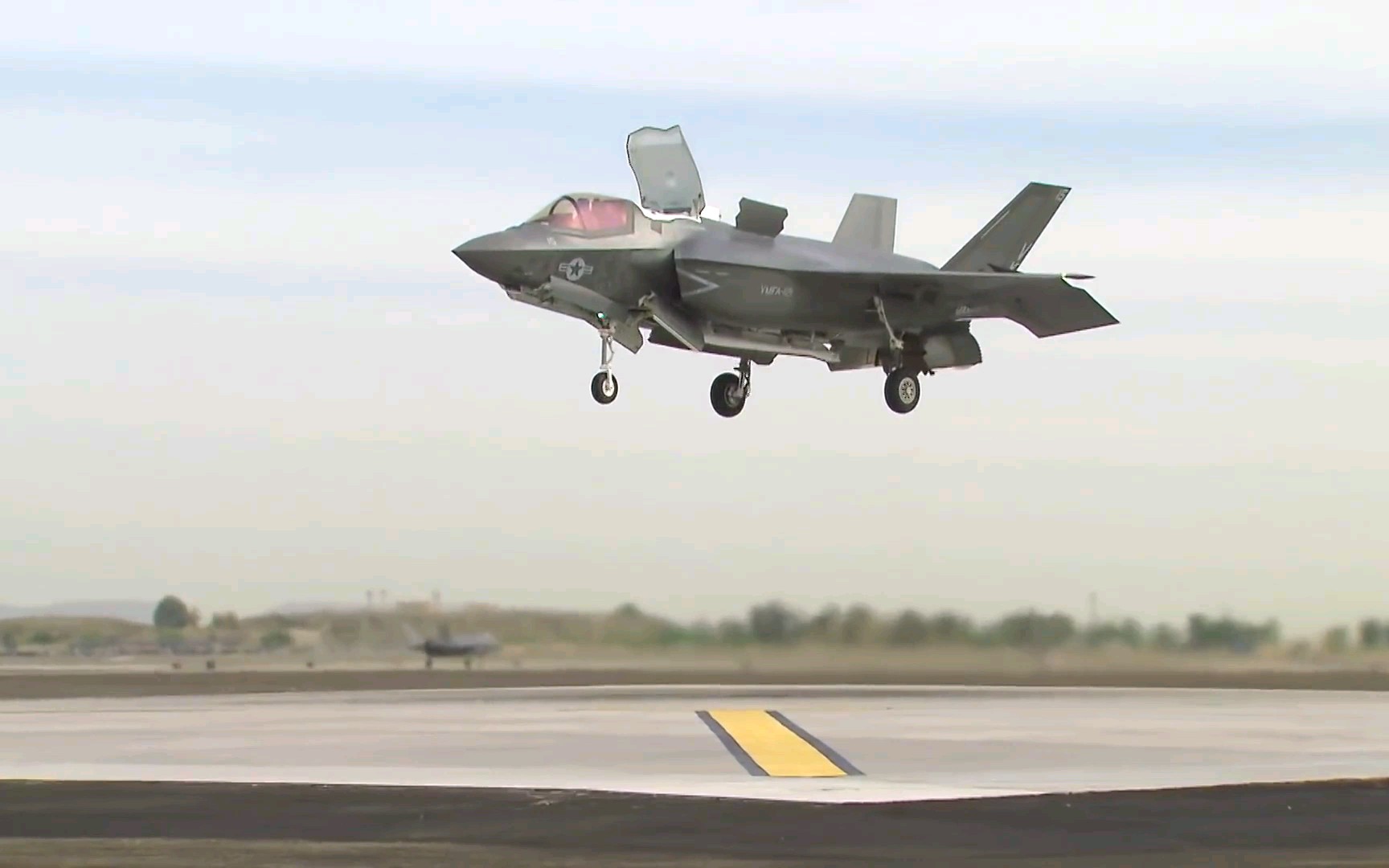 f35b航母上垂直降落起飞空中定向