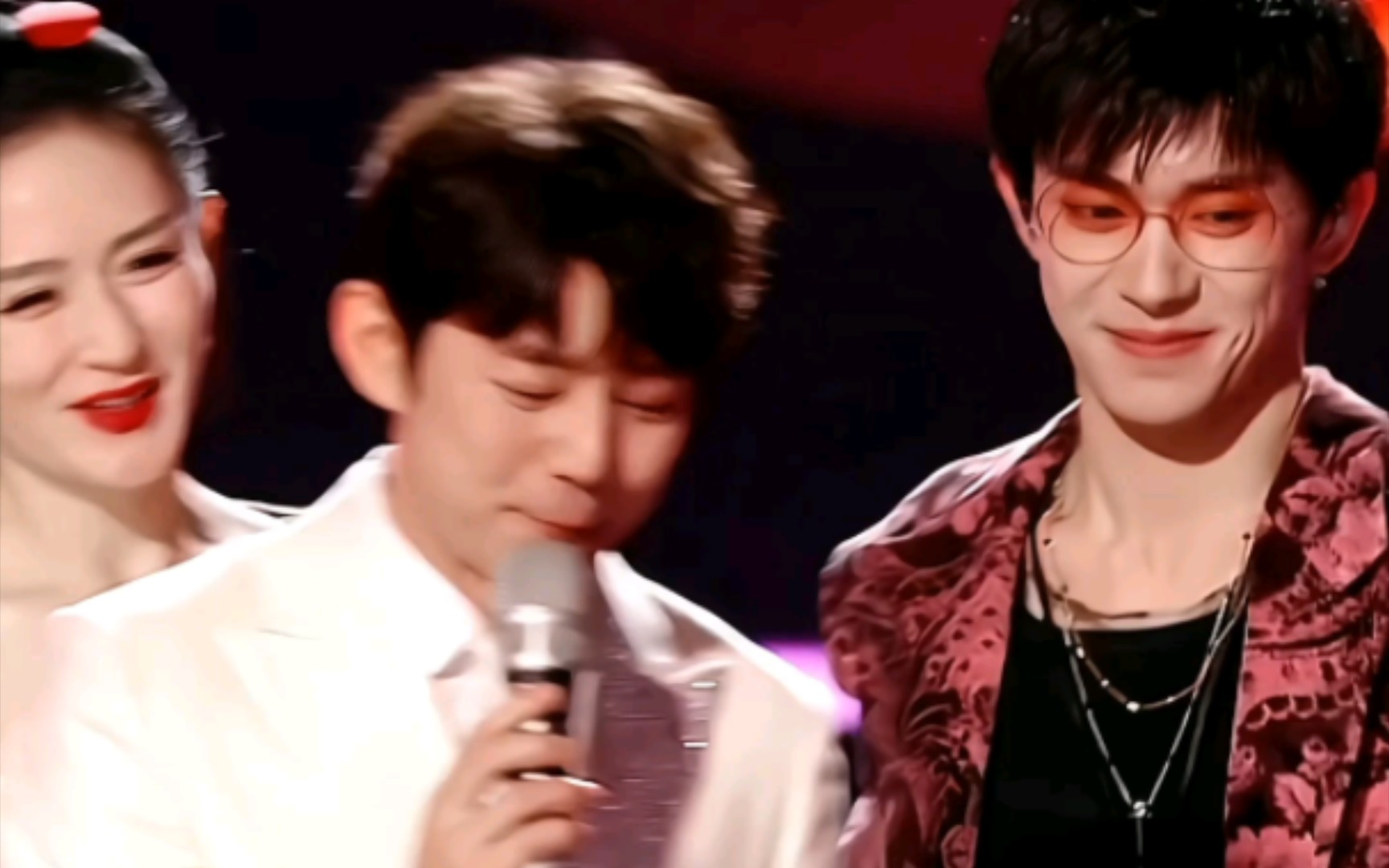 【竖屏|易烊千玺|谢娜|何炅】那一刻 世界属于他们三个