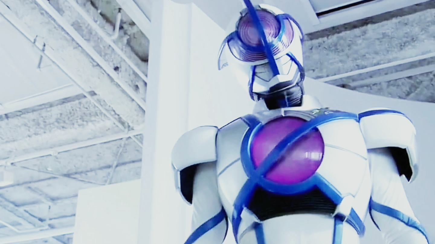 接下来就是天帝的拥有者---假面骑士步惊云