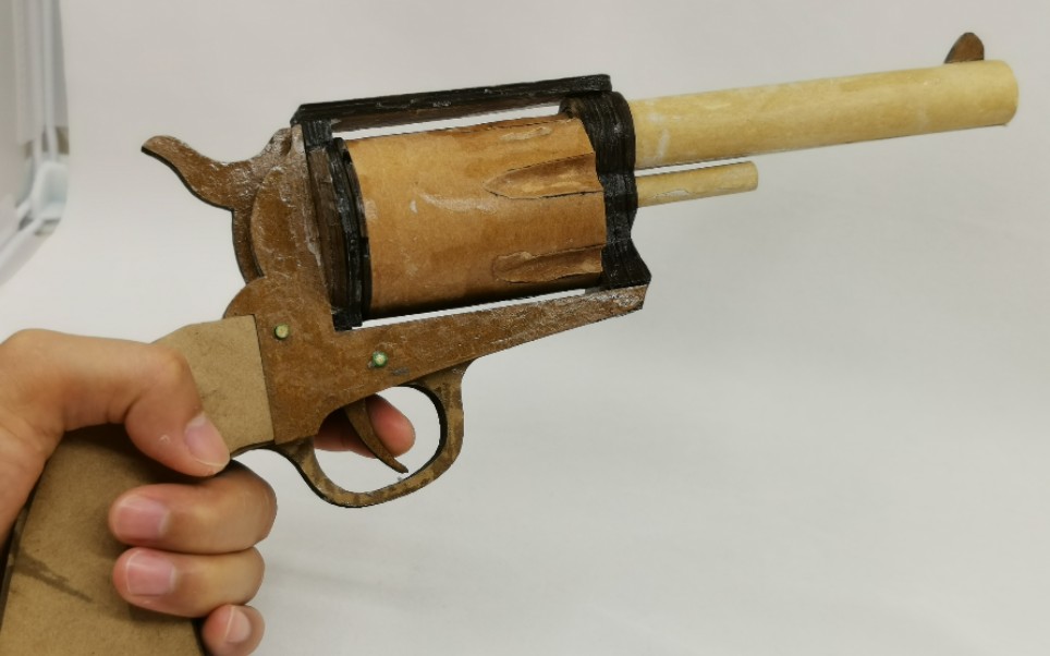 如何用瓦楞纸入狱左轮手枪