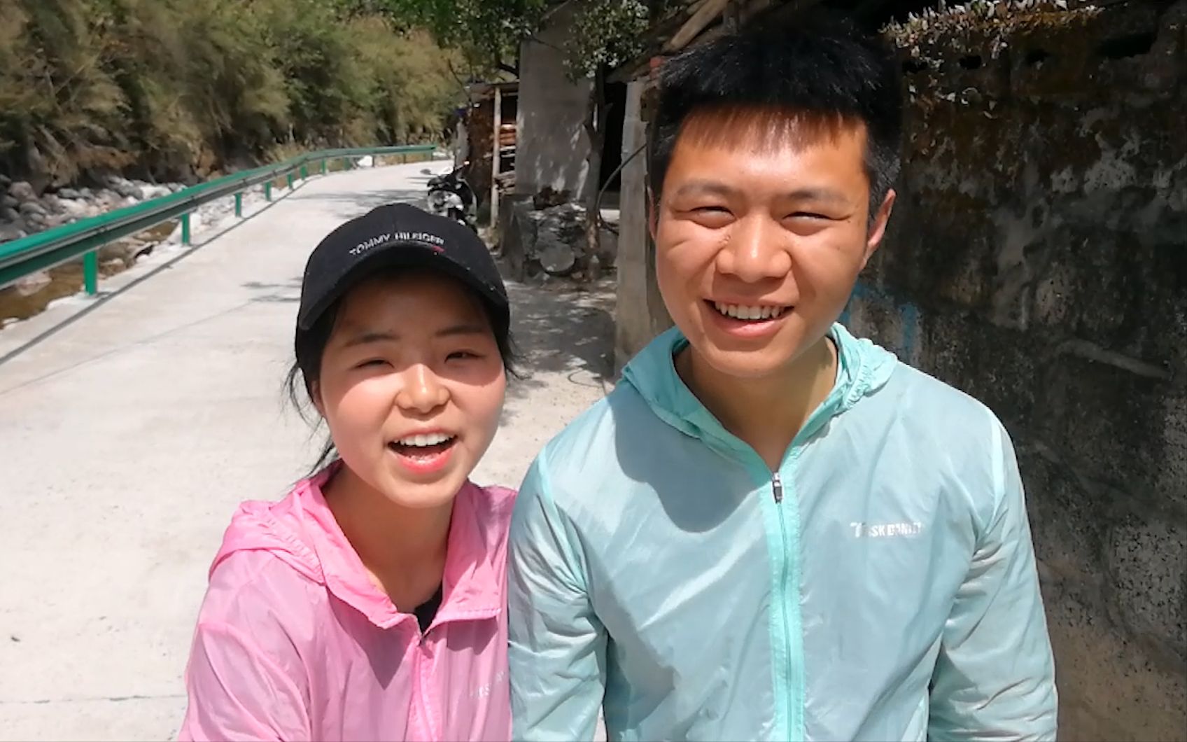 三石小八终于回到尘乡居!还碰见出生1天的小猪仔,竟比猫咪还小