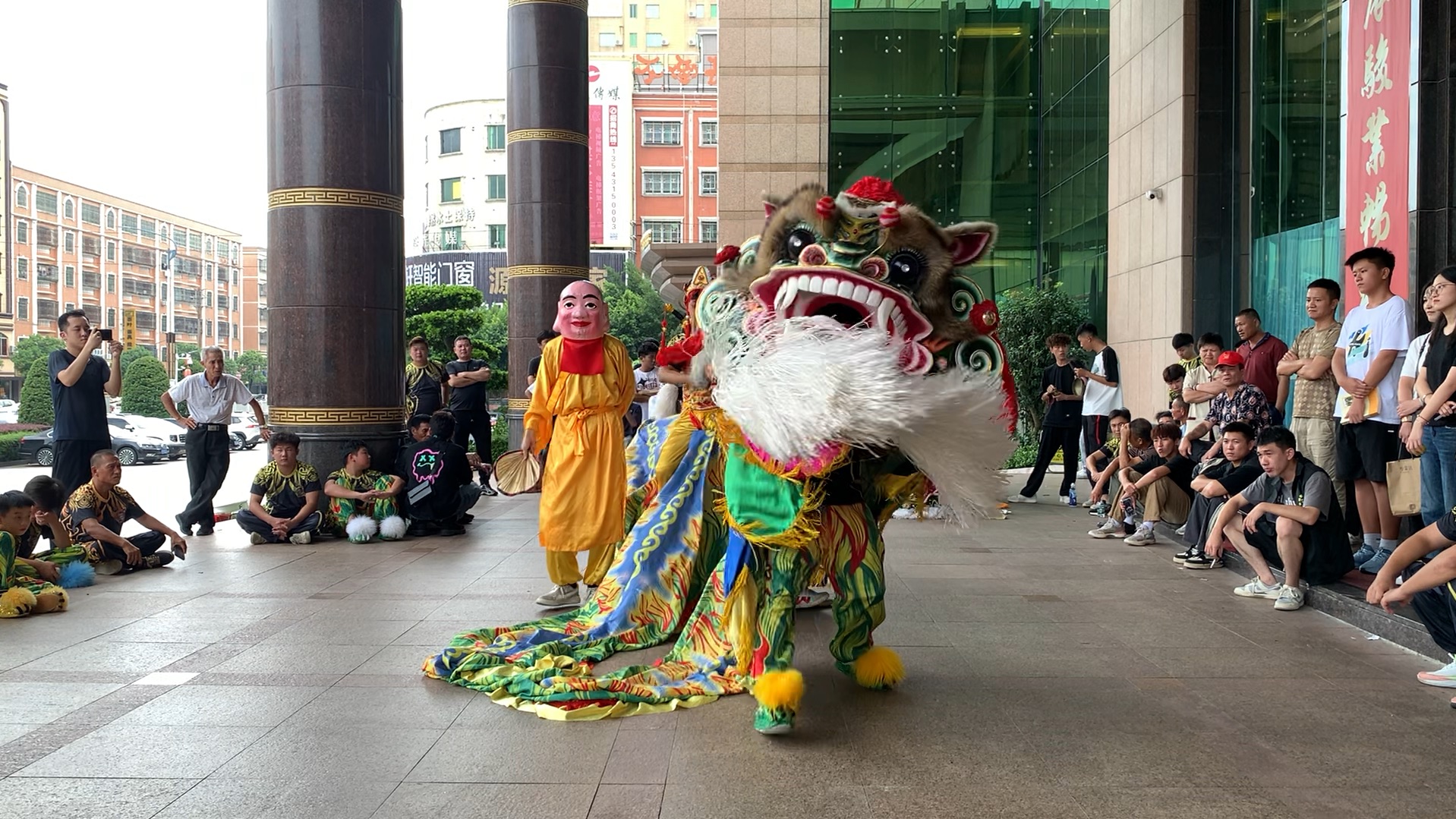 古沟乡新兴舘8月24号在海丰海丰国际酒店热烈祝贺海丰丘(邱)氏第十九届兴教育贤大会召开金狮献瑞邱氏车子金榜题名 海丰邱宇恒考上北京大学 海丰邱健...