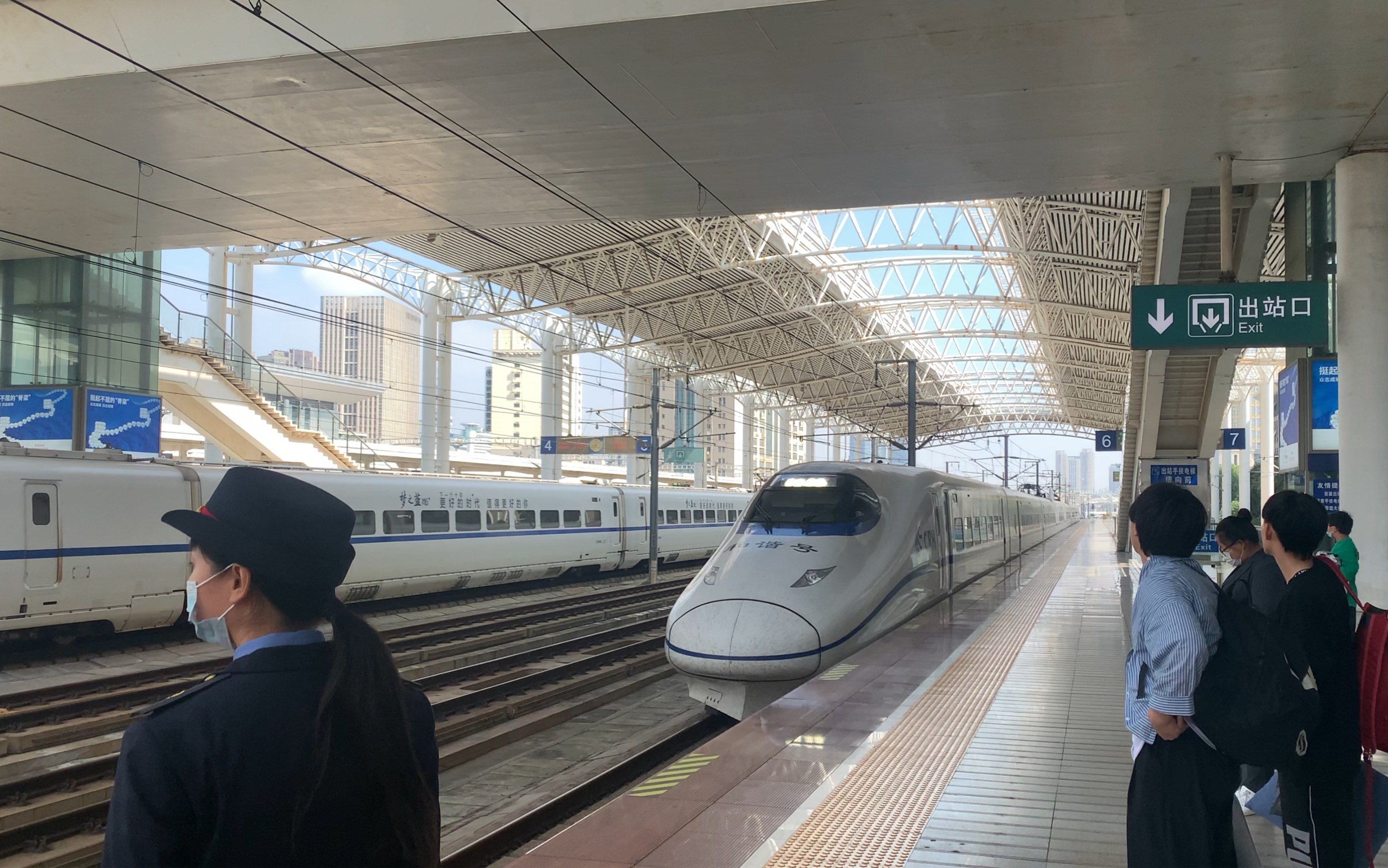 2020年10月11日运转g7042沪宁城际南京方向上海铁路局crh2c-2107二