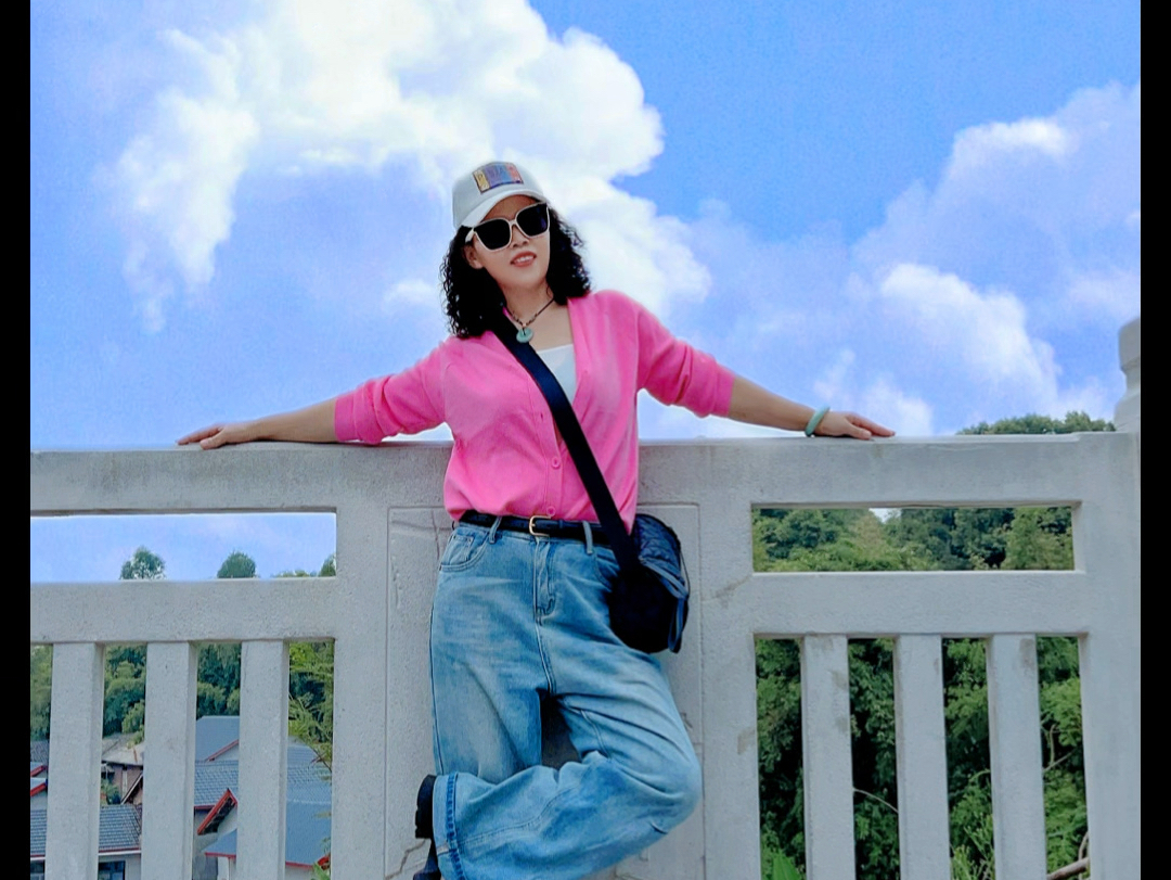 几个好看又简单的护栏拍照姿势我教你,喜欢就学起来吧!