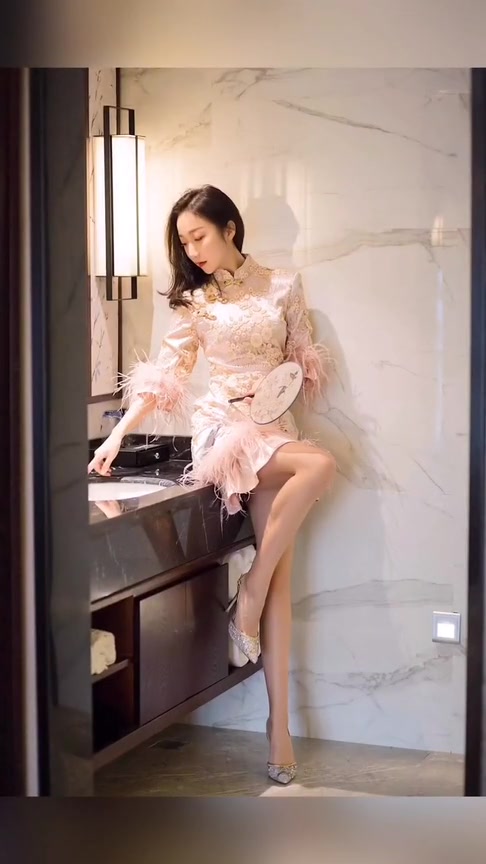 气质优雅的小姐姐穿搭了国风旗袍!韵味十足看过才知什么叫温婉