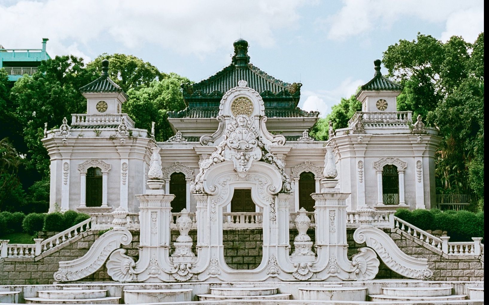 拍古建筑景区当然用胶卷! 柯达2460航空卷