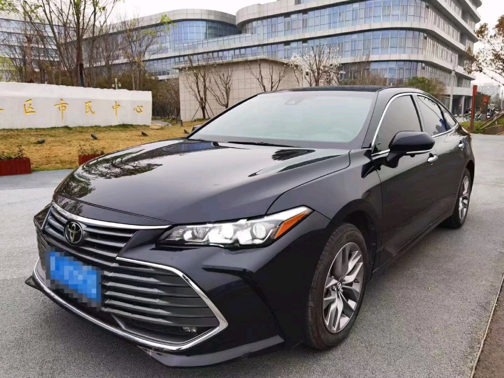 2020年丰田亚洲龙20豪华版