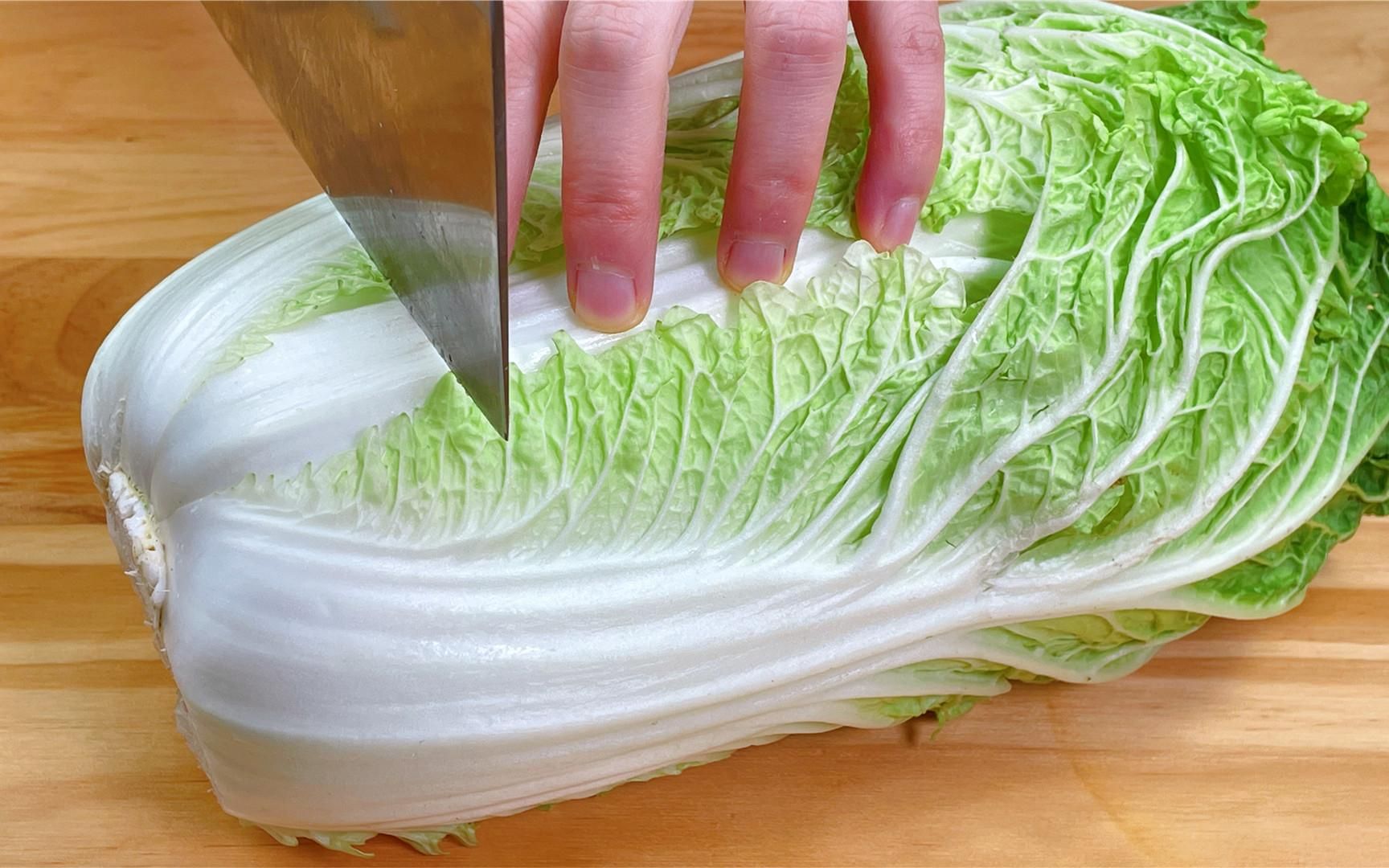 吃了30年白菜,用刀切就错了,教你新切法,出锅鲜嫩脆爽,超下饭