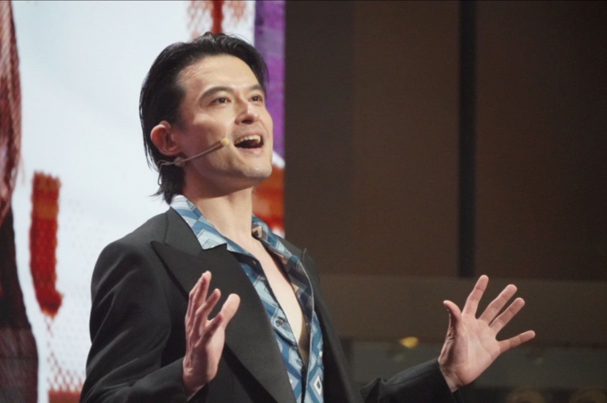 【刘令飞】cant take my eyes off you