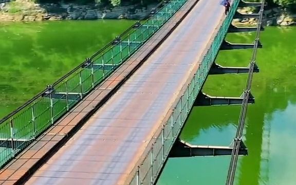 【旅拍】牛角岩铁索桥