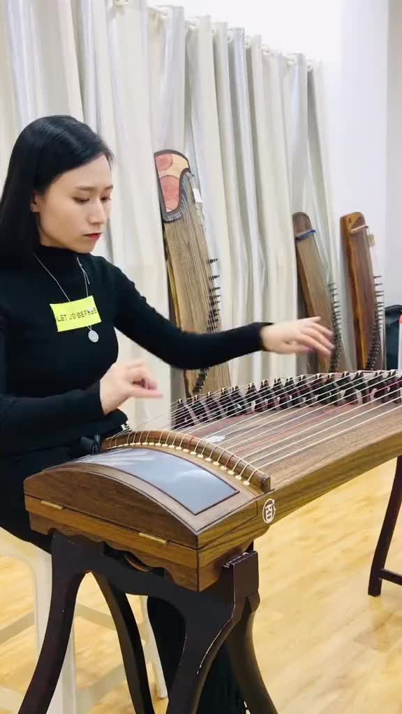 李静静古筝教学古筝百年的挖筝音色很统一你们有么有get到她的