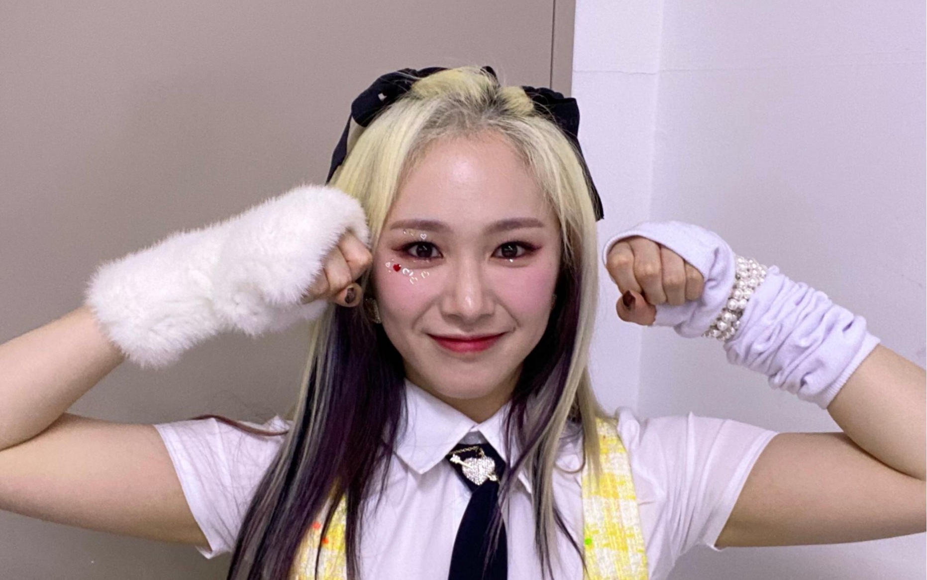 女团主舞跳男团舞会是什么水平? everglow主舞mia圣诞翻跳串烧focus