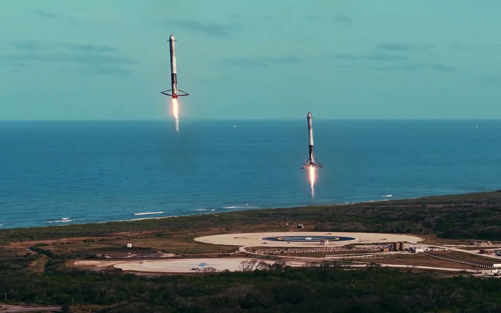 spacex重型猎鹰运载火箭发射升空到自动回收(超燃剪辑)