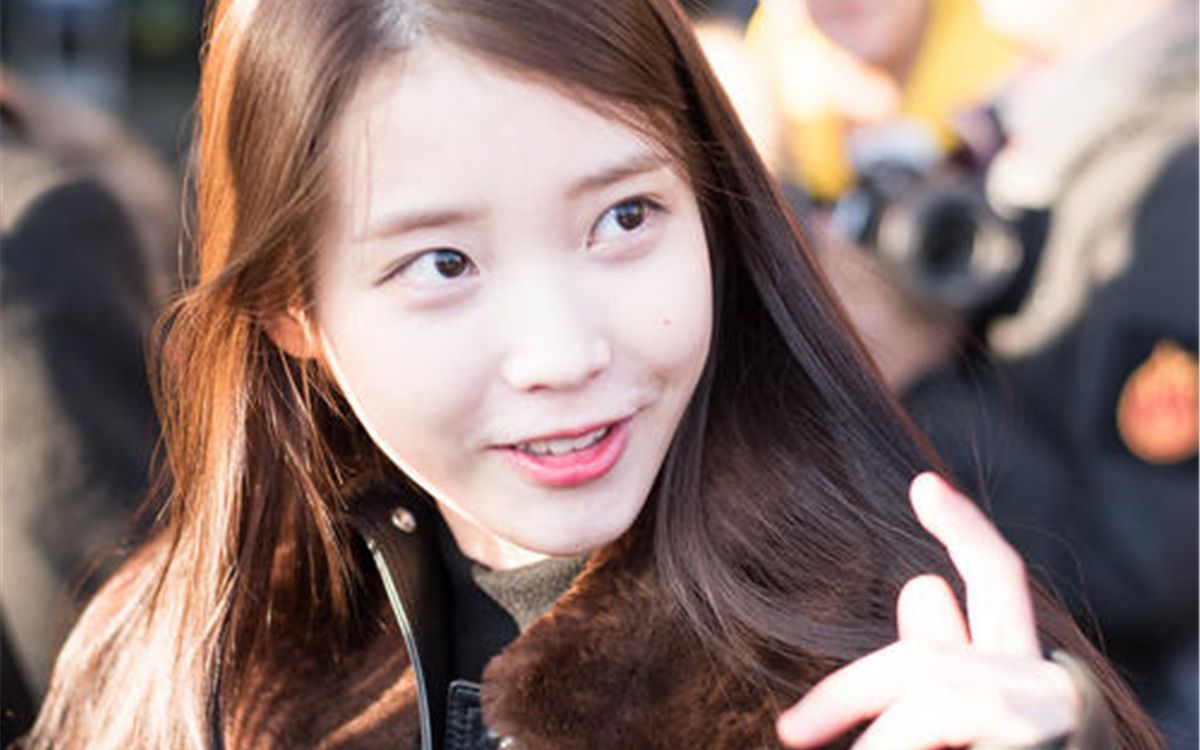 iu的回头杀慢动作真的是绝了,也太好看了吧