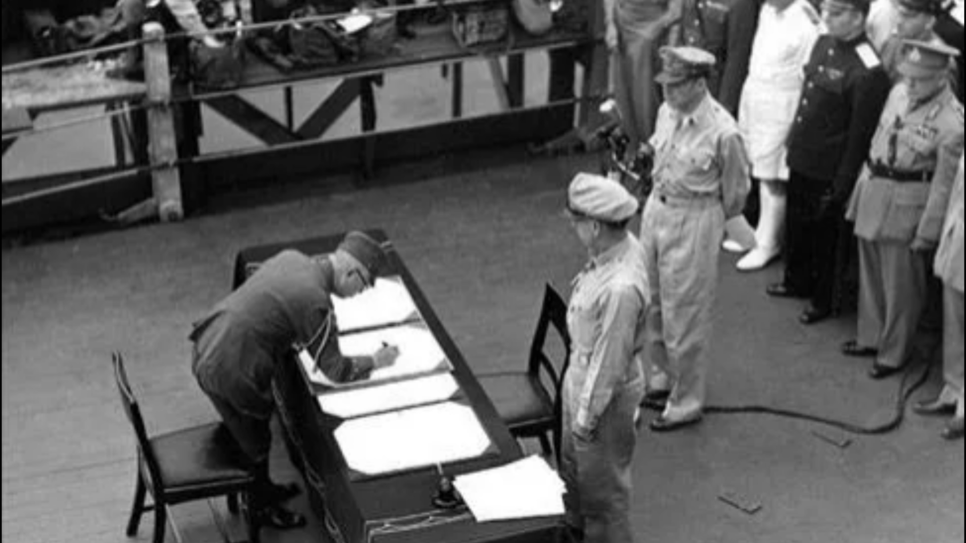 1945 年 9 月 2 日, 日本签署投降书