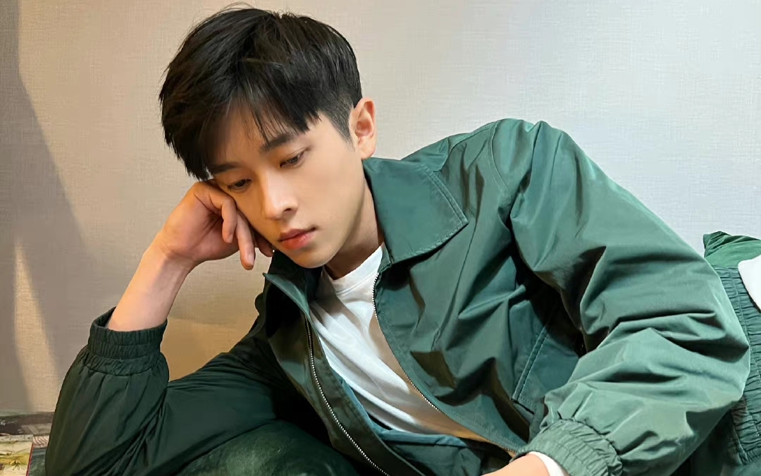 丞磊哥哥现代装