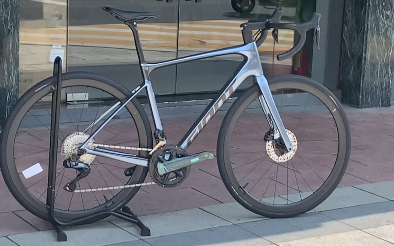 defy adv pro1 disc di2,pro级别车架,最新款8170电变,slr1碳刀