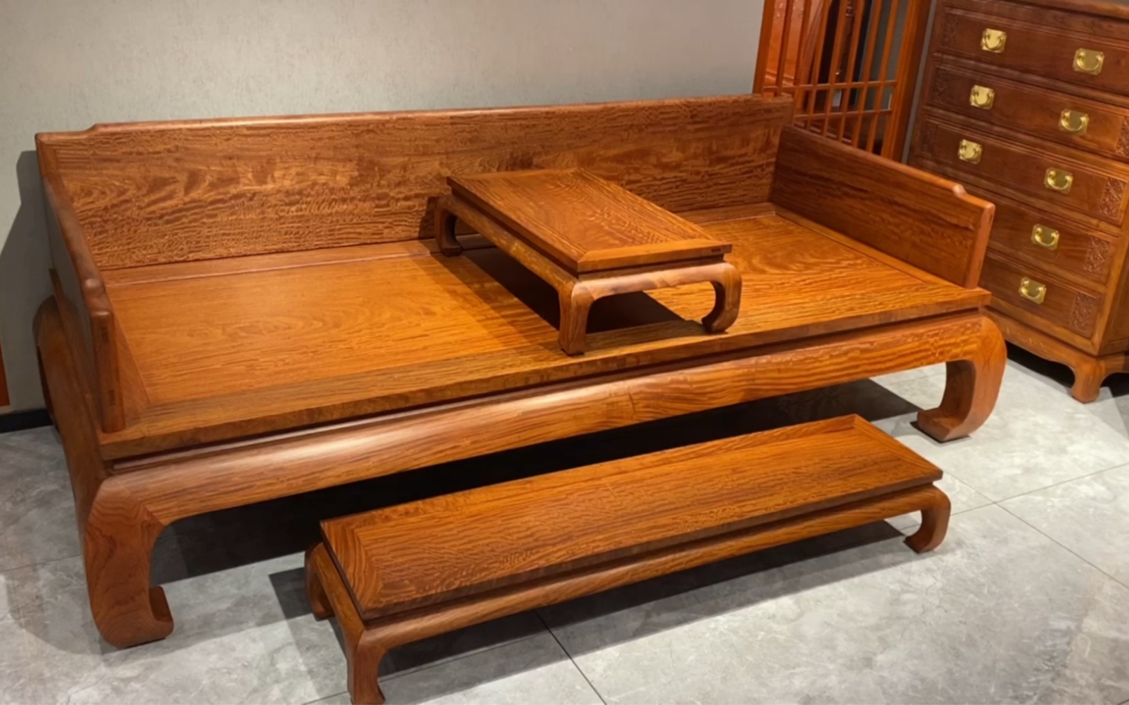 精品明式罗汉床,材质大果紫檀,三件套2w多,物有所值!