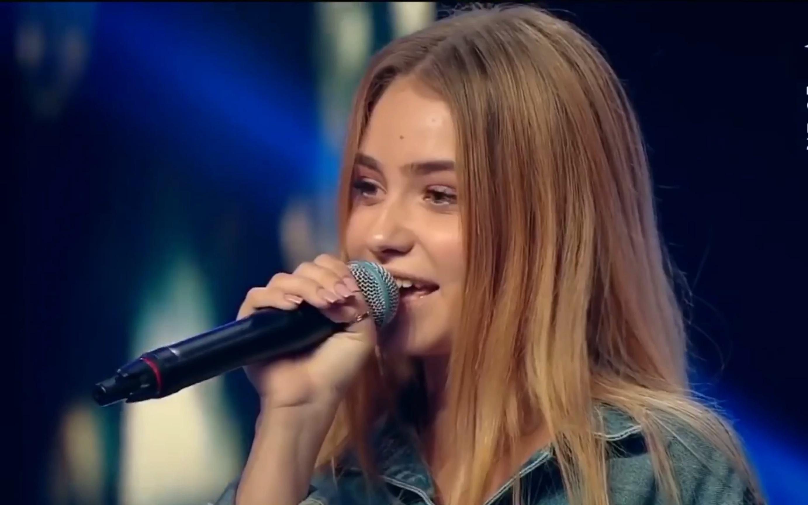 罗马尼亚x音素 bianca stoica演唱grace vanderwaal《clay》