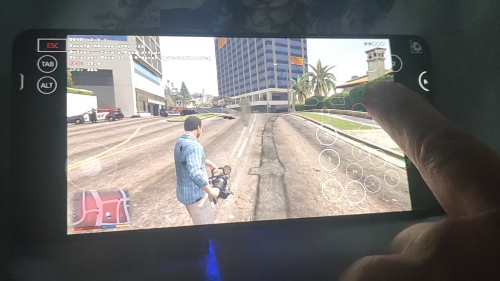 《GTA5》这游戏的火力真的很酷 这个火力的装备看看GTA4