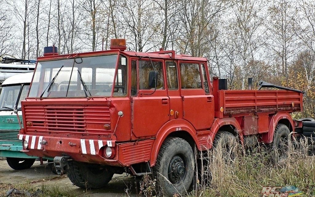 tatra t815 越野卡车,有人知道他们在国内的孪生兄弟都有哪些吗?