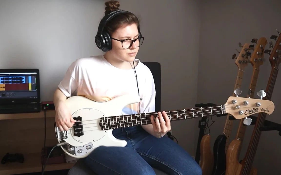 [图]【juliaplaysgroove】Teddy Swims - My Bad【Bass Cover】