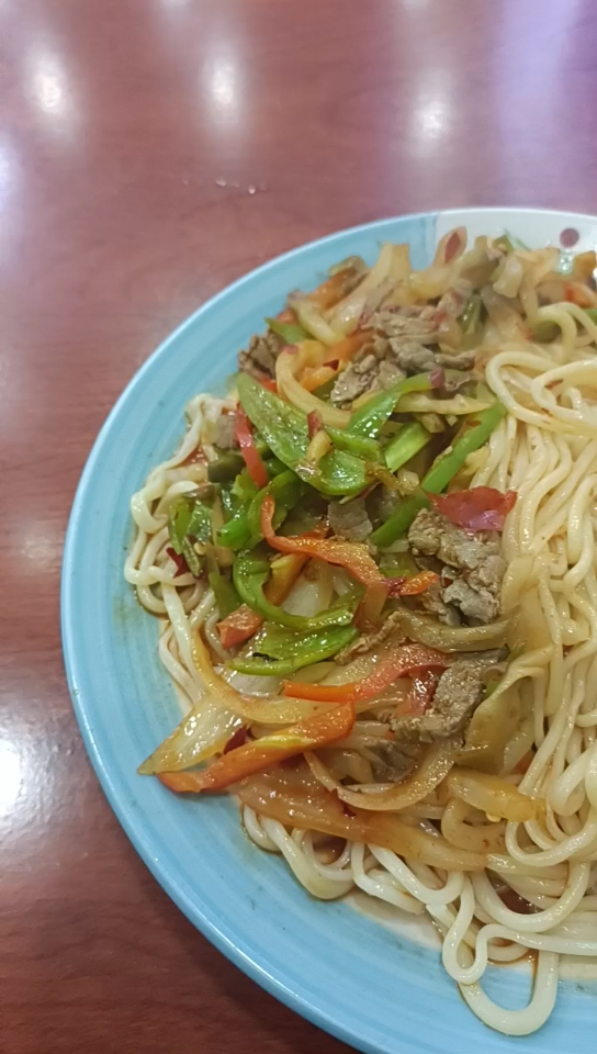 榨菜牛肉盖浇面图片