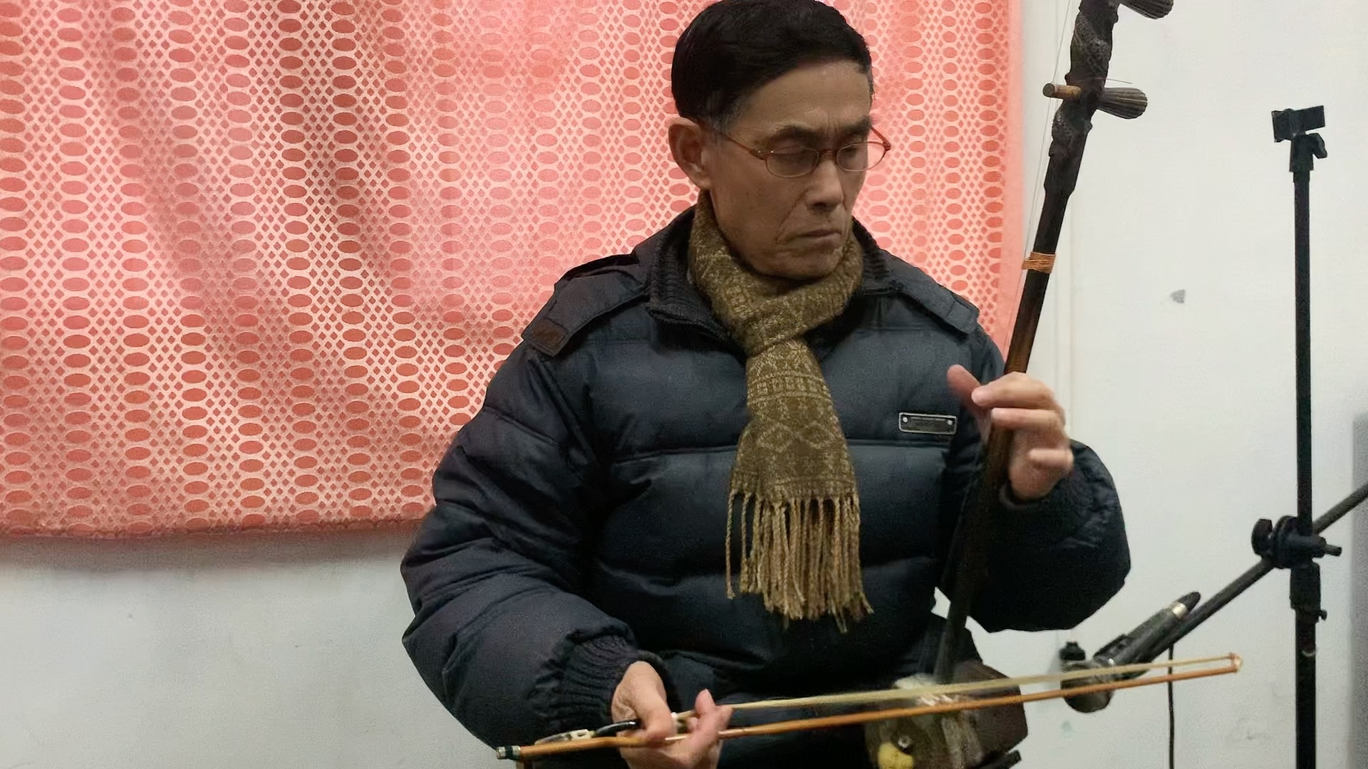 二胡演奏《太阳出来照四方》鉴赏:五十多年前古董二胡还能拉出优美