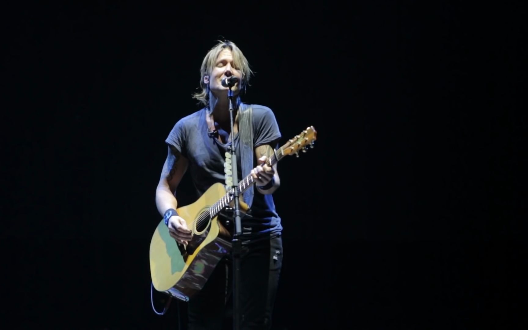 keith urban - hallelujah (leonard cohen cover live)