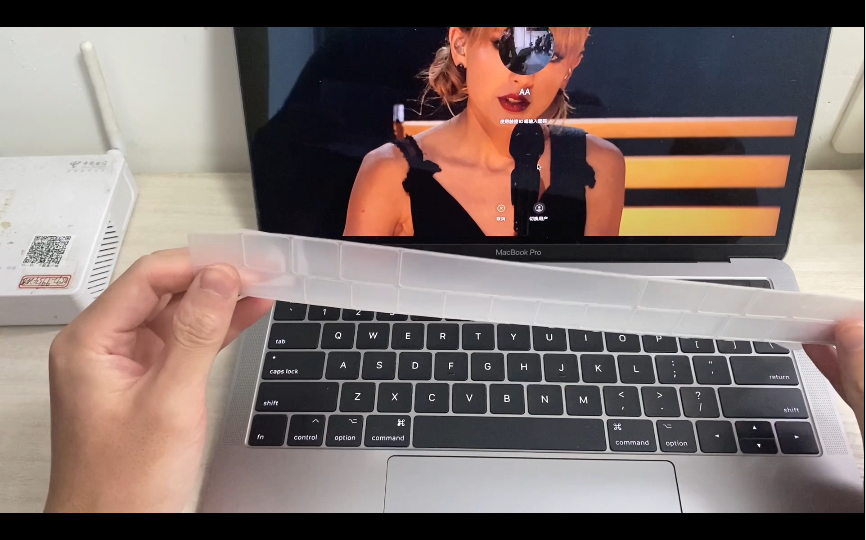 蝶式键盘的MacBook Pro真的需要贴键盘膜嘛?哔哩哔哩bilibili