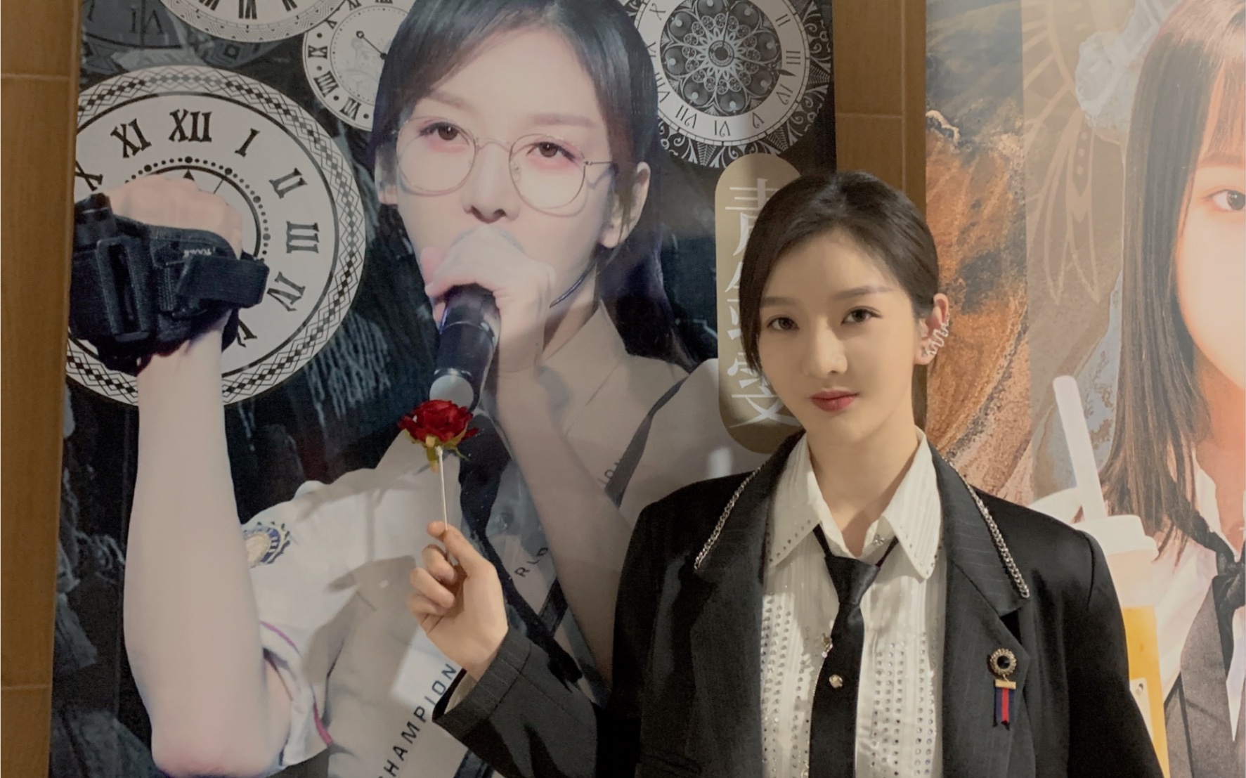 bej48青钰雯b50散场时的直拍穿西装打招呼又帅又可爱