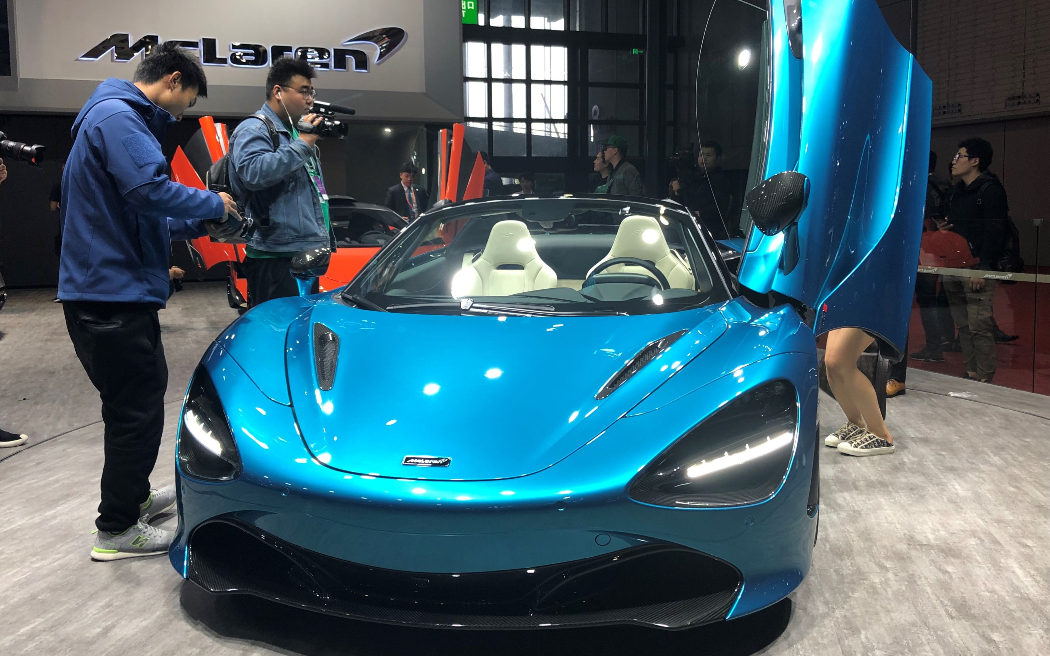 妩媚动人的身段,迈凯伦720实拍 l 上海车展_哔哩哔哩_bilibili