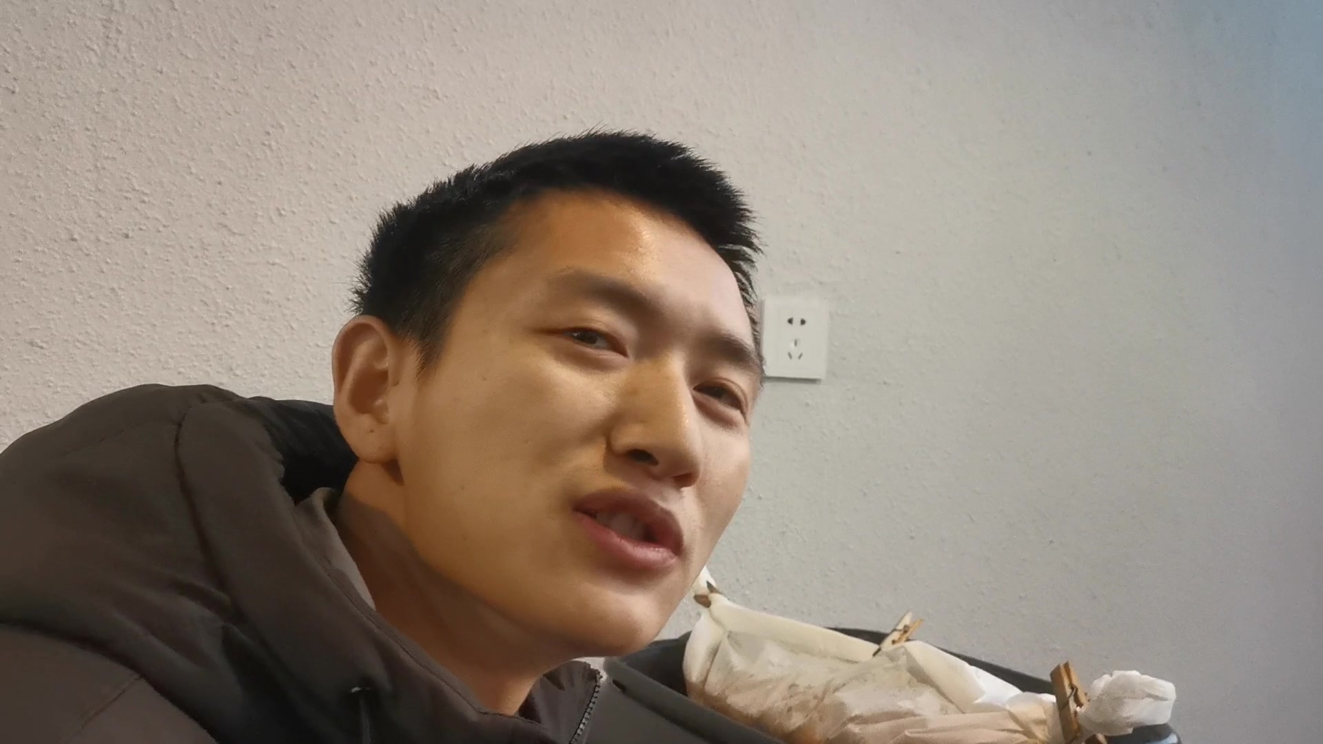 小庞和小韩一起来吃烤鱼啦_哔哩哔哩 (゜-゜)つロ 干杯~-bilibili