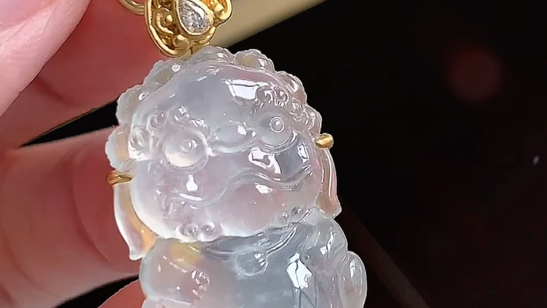 猛宠变萌宠,一个可爱的翡翠狮子吊坠