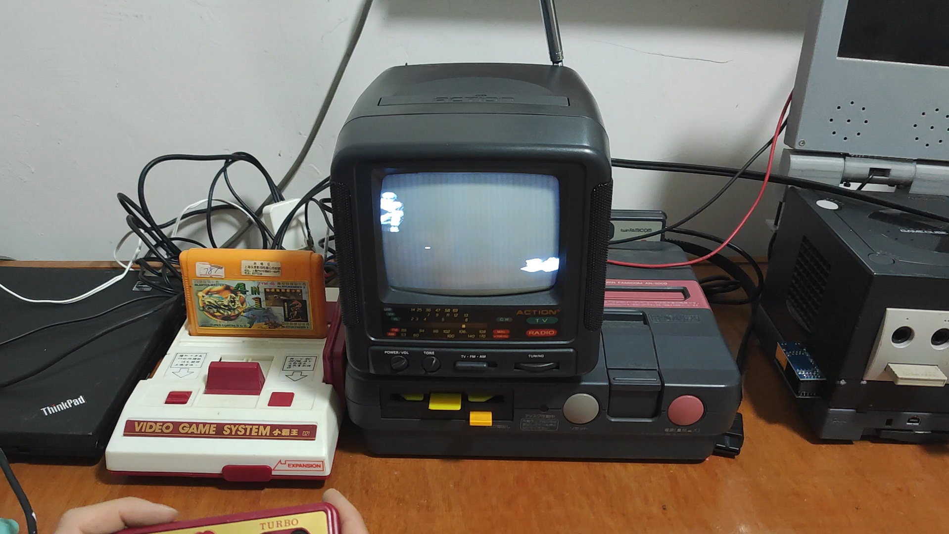 迷你显像管小电视走起