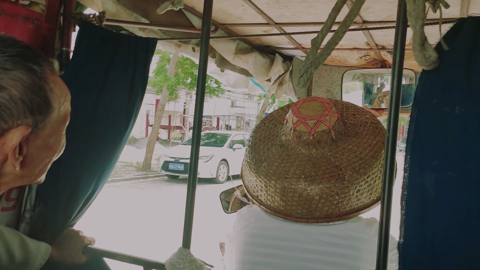 路边野餐--小茉莉