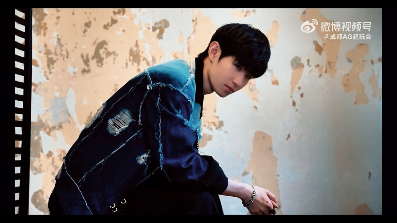 成都ag超玩会一诺"一诺的1226号信箱",帅气逼人的诺崽!