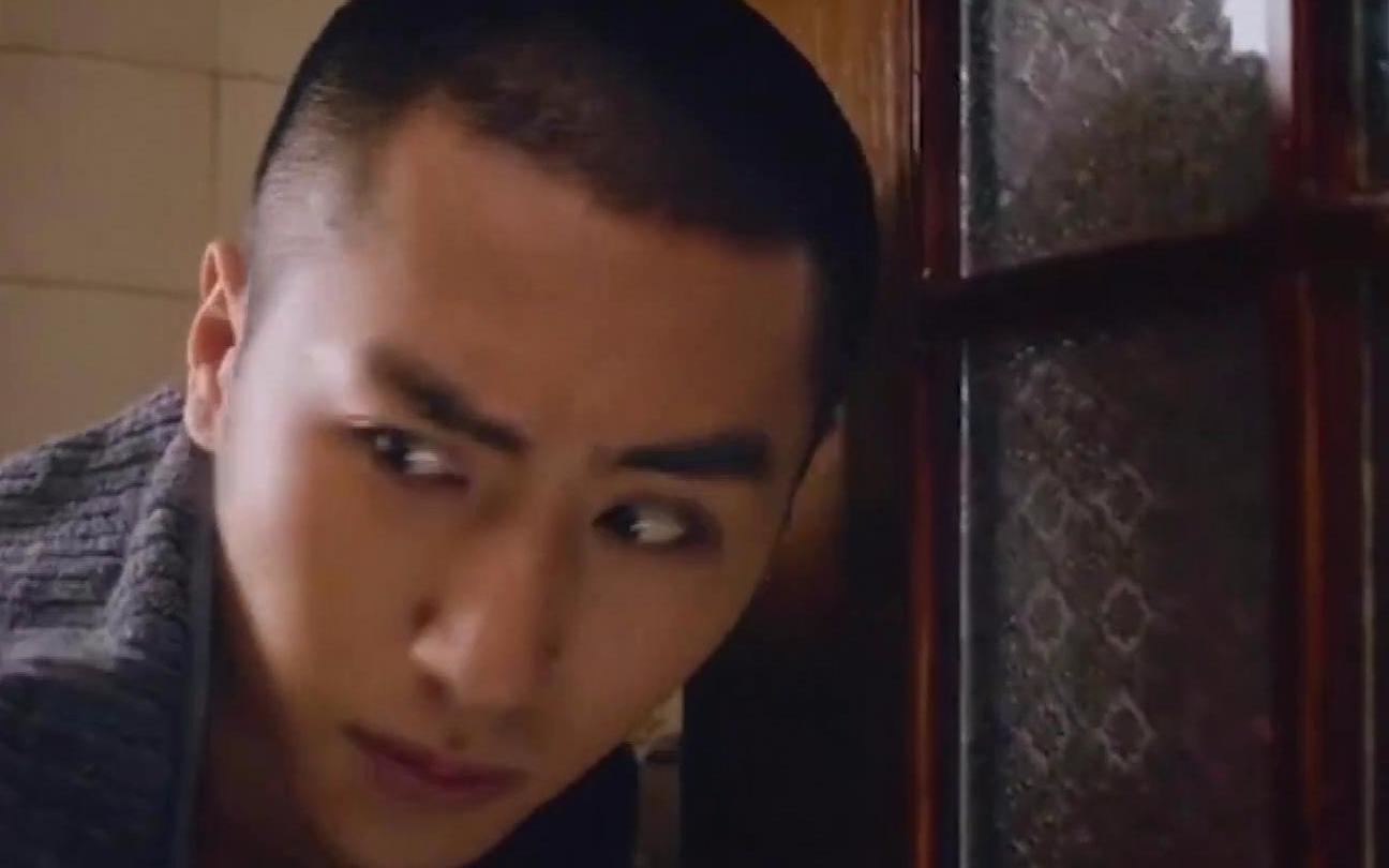 半个喜剧：这男的也不帅啊，女孩们对他前仆后继的，看不透啊