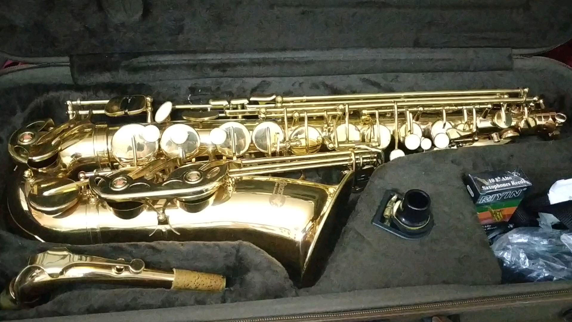 北京出租萨克斯 萨克斯租赁 黑管长笛小号租赁 批发零售培训租赁管