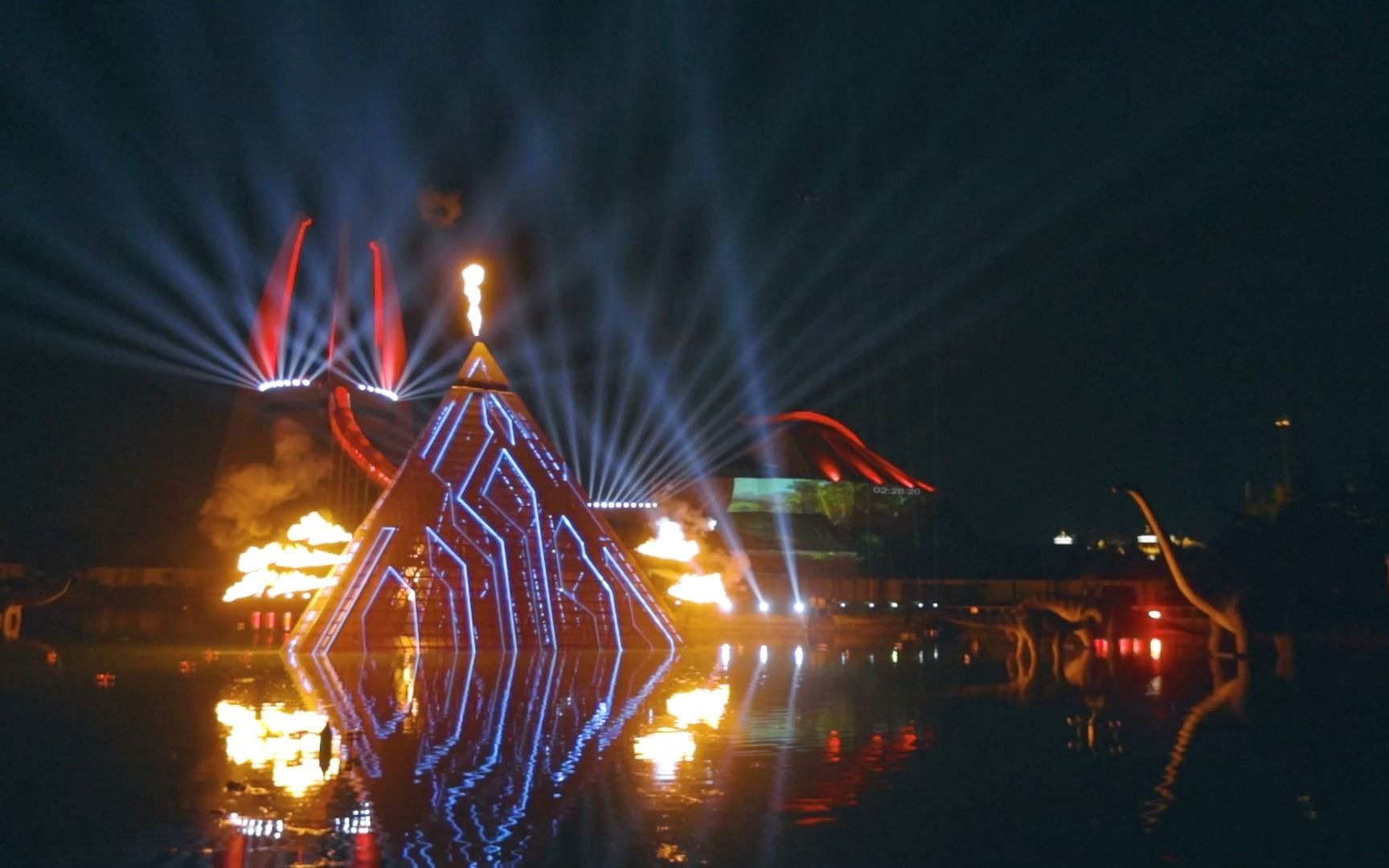 【中华恐龙园】全新奇幻d秀,每晚7点45分震撼上演!