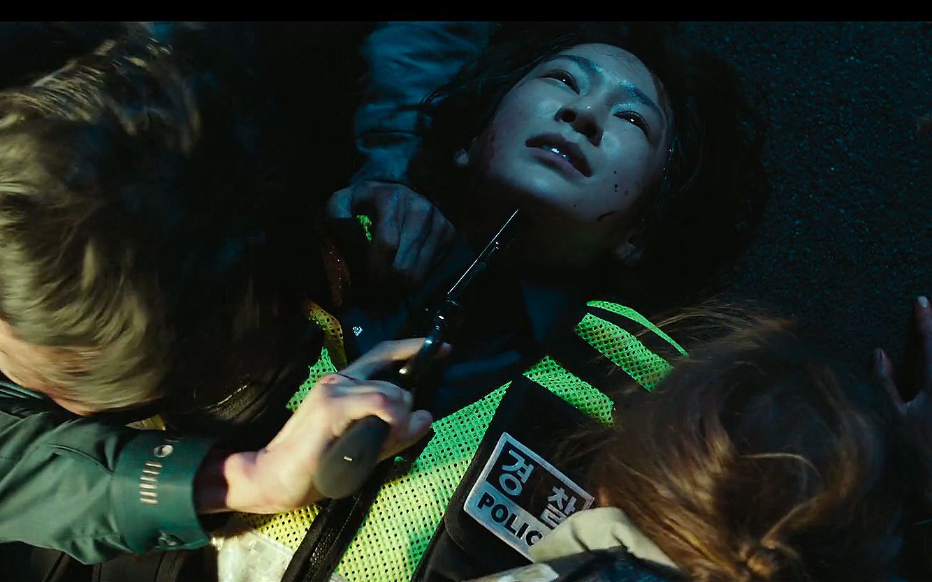 7分钟带你看完票房火爆的韩国丧尸灾难电影《活着》,听说比釜山行2