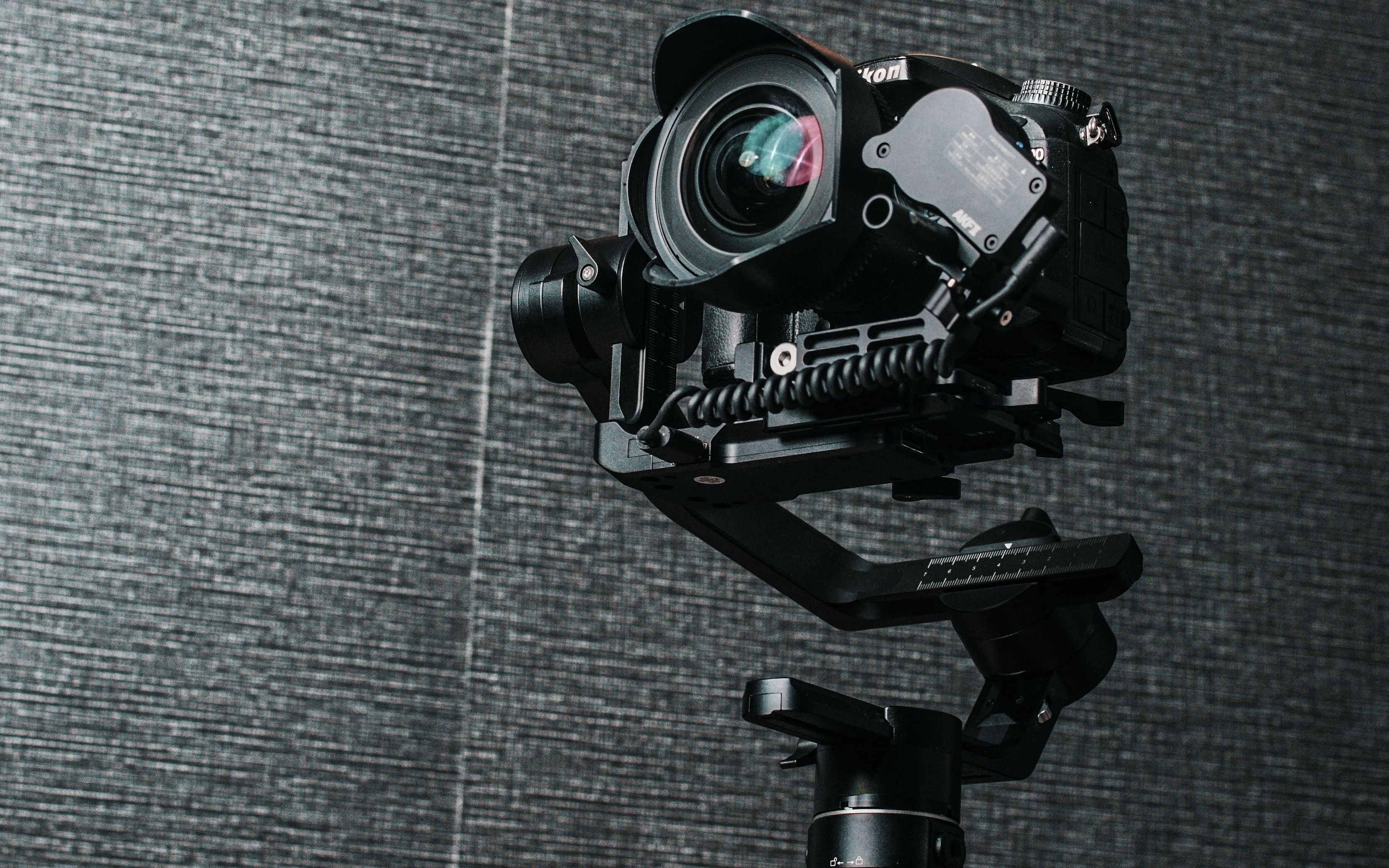 上手体验飞宇ak4500 专业全面的相机稳定器