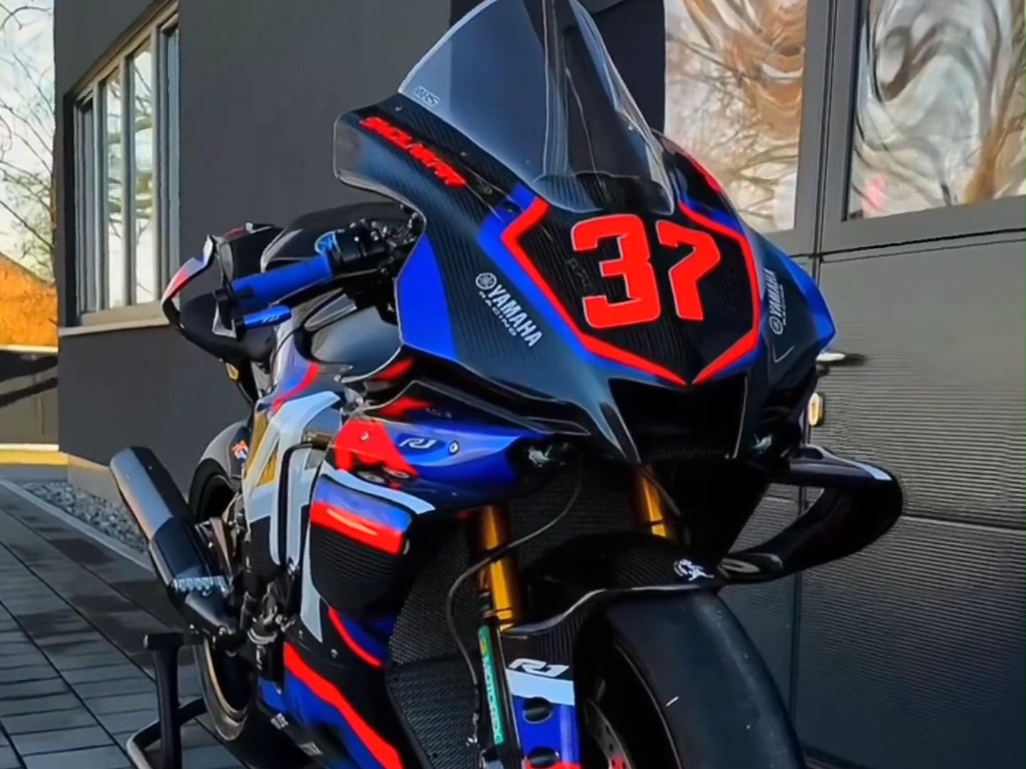 雅马哈r1,想让谁给你买,就艾特谁