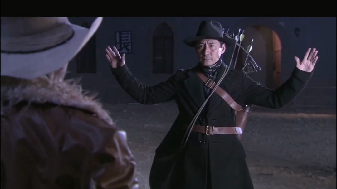 大漠枪神燕双鹰被抓后上演美女救英雄