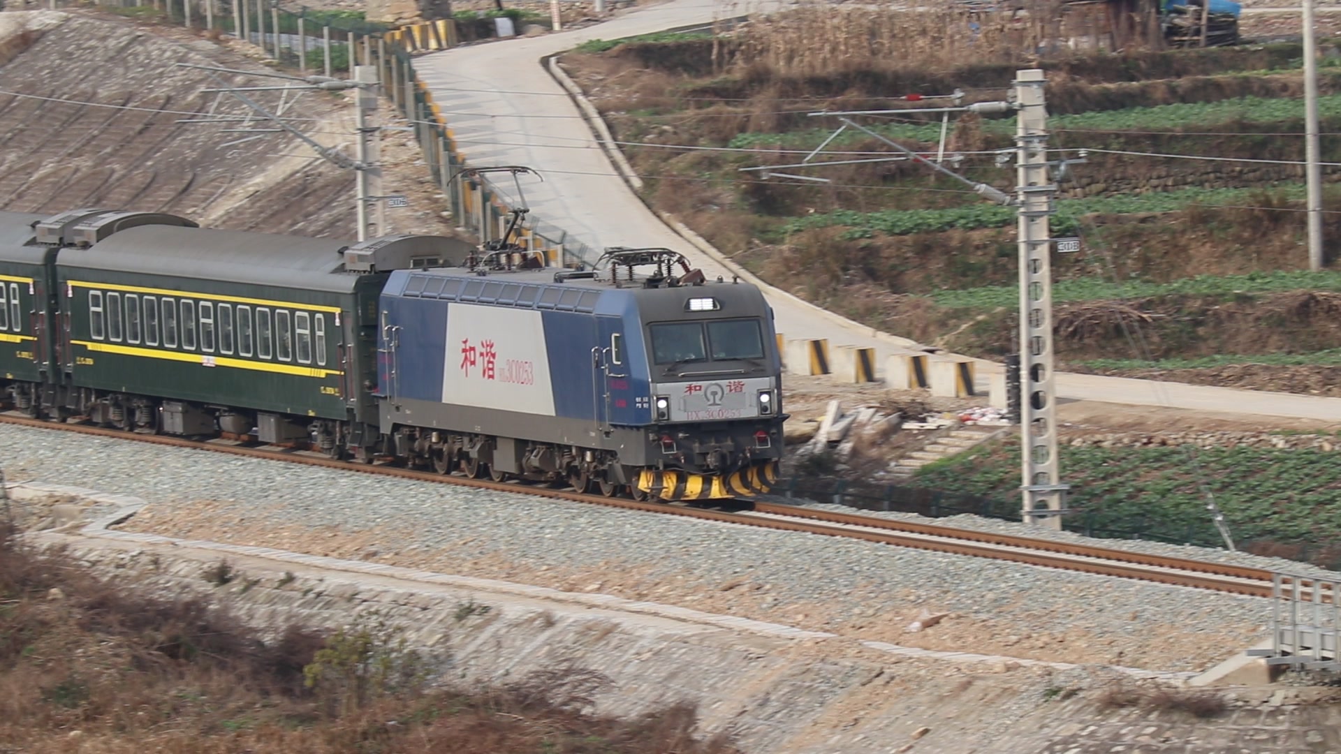 武局襄段hxd3c牵引客车k262通过阳安上行线