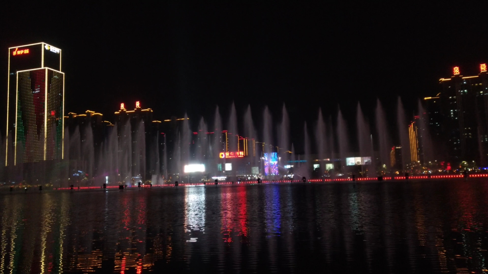 洛阳开元湖音乐喷泉图片
